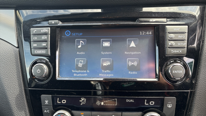 Nissan Qashqai 1.2 DiG-T N-Connecta 5dr Petrol Hatchback